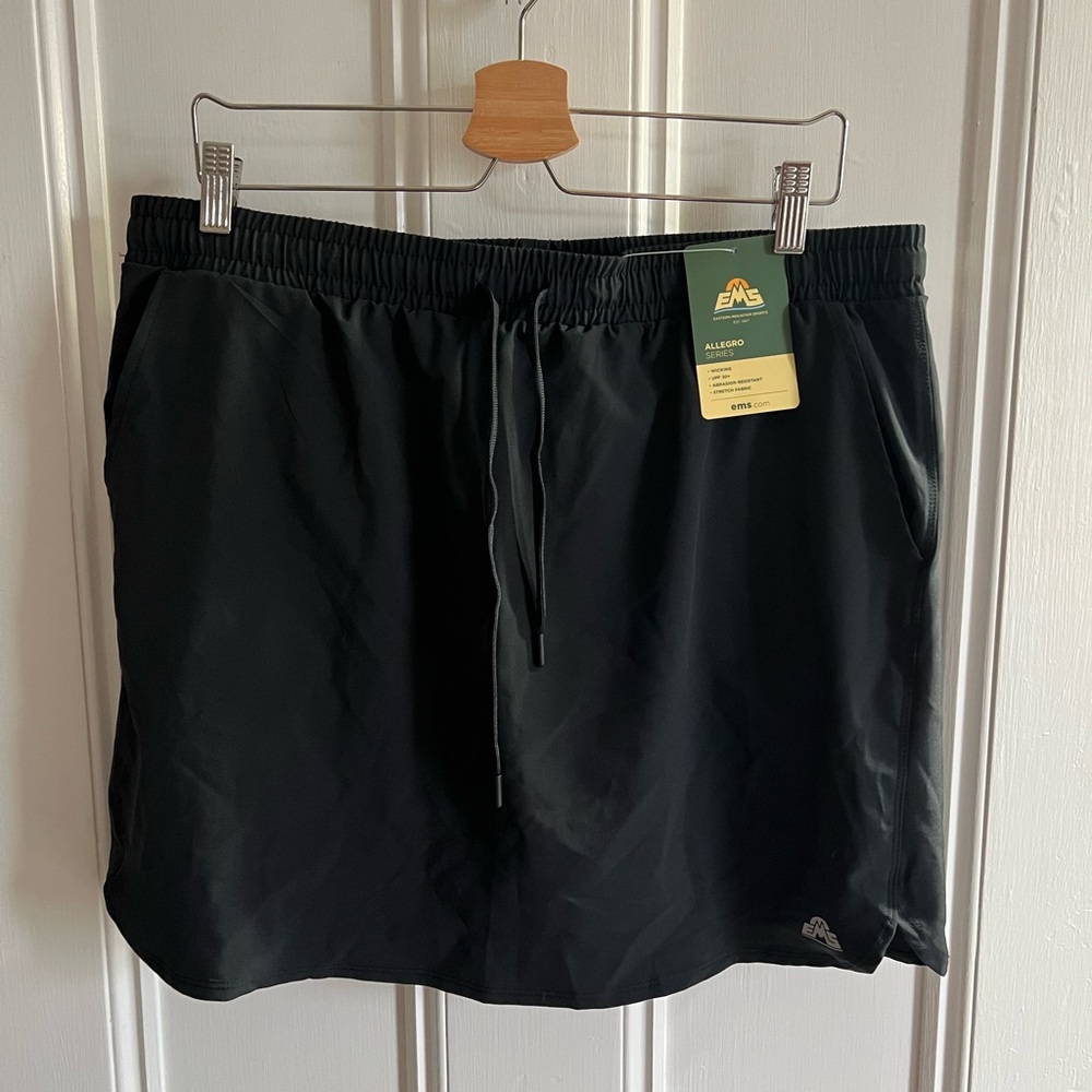 EMS Black Athletic Skort WMs Size LG